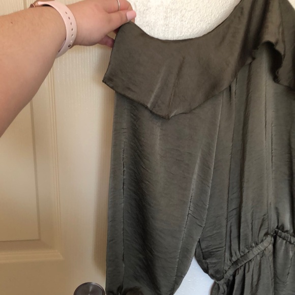 Cold-Shoulder Romper - Picture 3 of 3